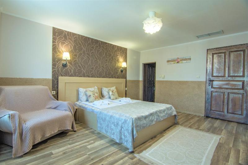 Standard Queen Room image 3