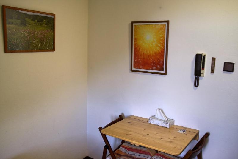 Twin Room image 3