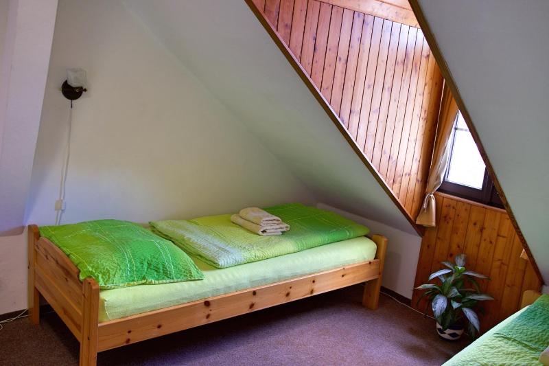 Twin Room image 4