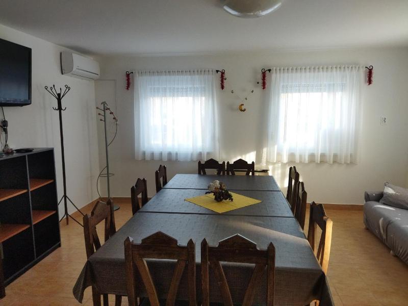 Four-Bedroom House with Balcony and Terrace - Zöldváralja utca  image 4