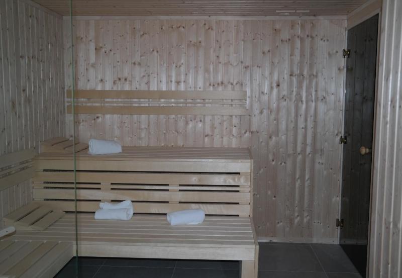 Apartament dla rodzin Marron 12 z sauną bawialnią i widokiem na Skrzyczne - Dream Apart - image 14