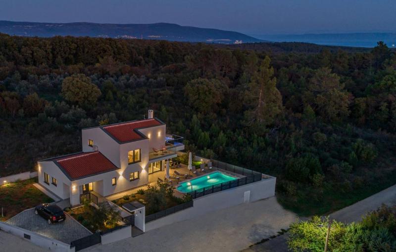 Villa Izabel with hot Whirpool Images