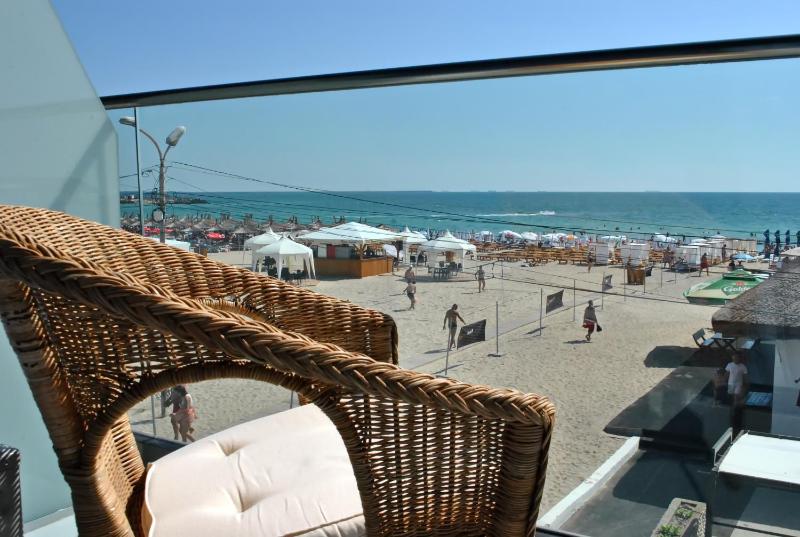 Double Room with Sea View image 1