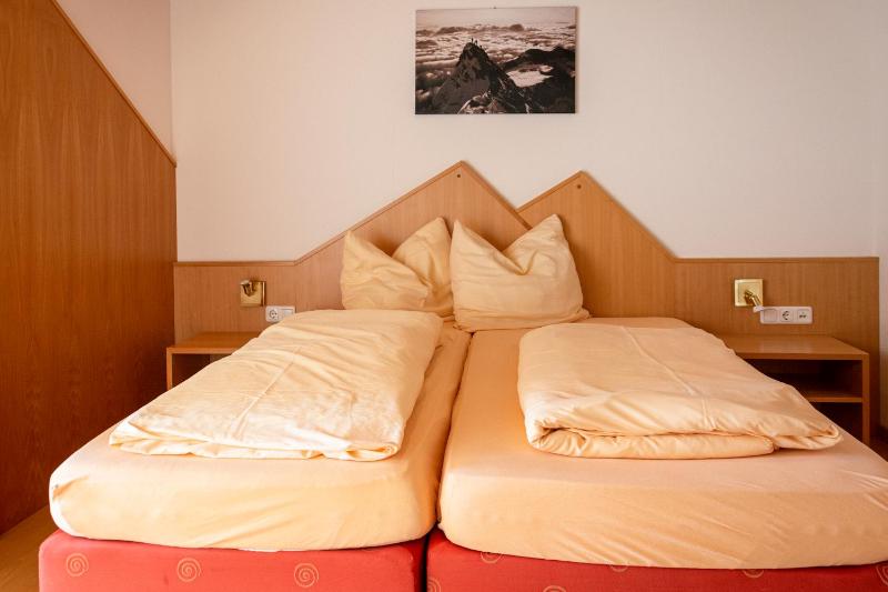 Quadruple Room image 1