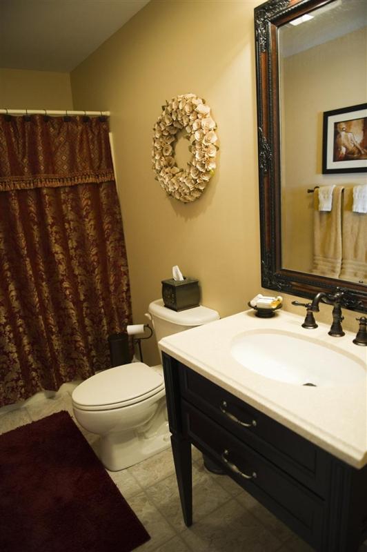 Deluxe King Room image 3