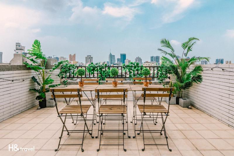 Tainan Haian Art Apartment - image 10