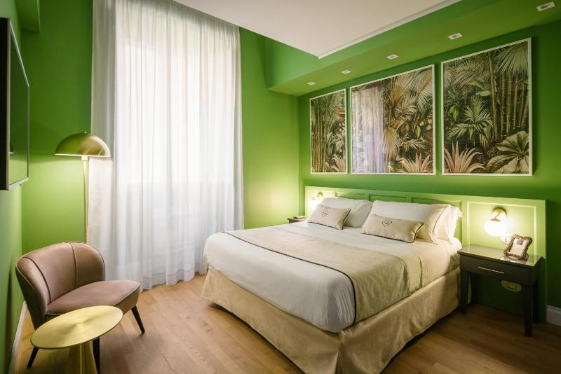 Deluxe Double Room image 1