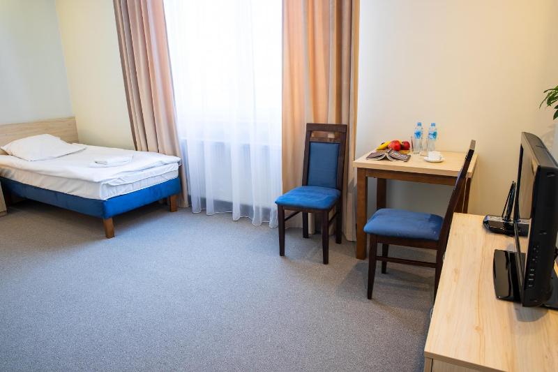 Large Twin Room image 2