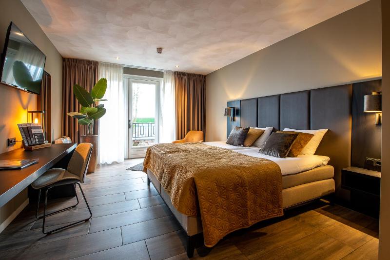 Deluxe Room image 4