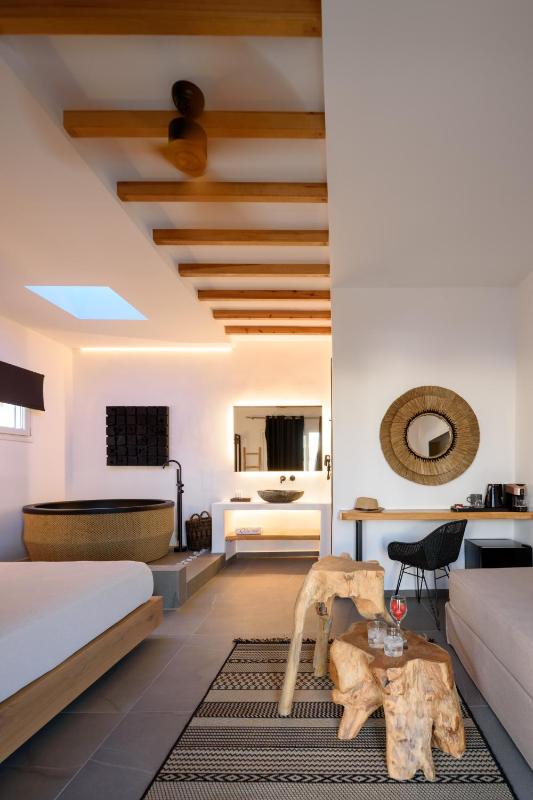 Suite with Hot Tub image 1
