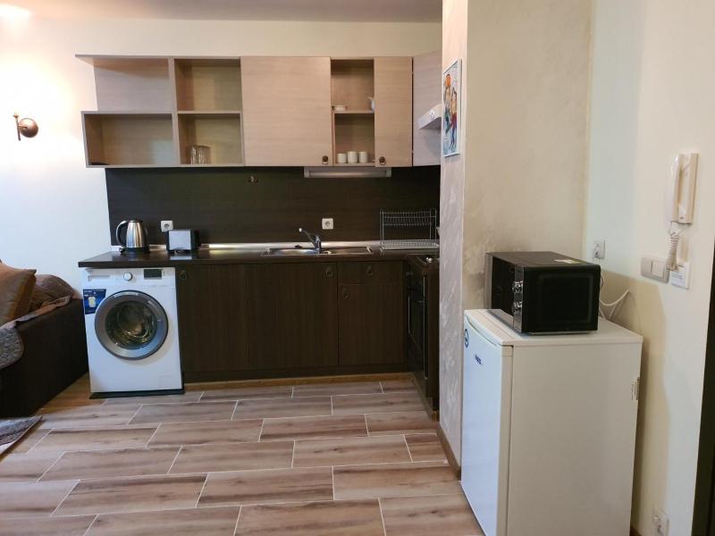 Deluxe One-Bedroom Apartment with Balcony  image 3