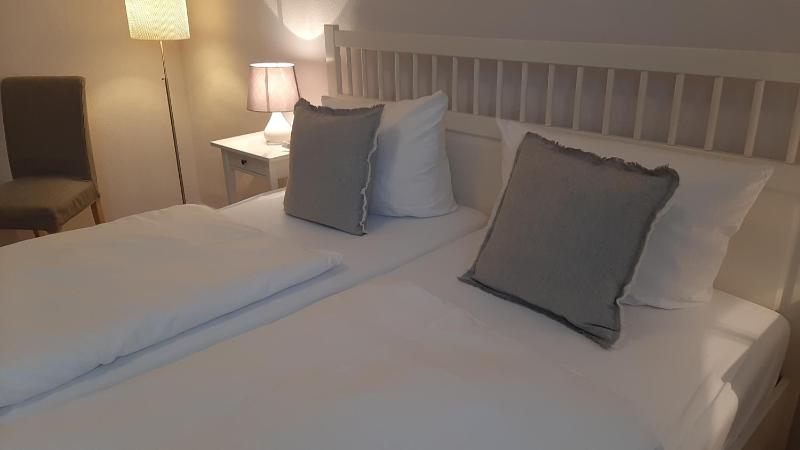 Double Room image 3