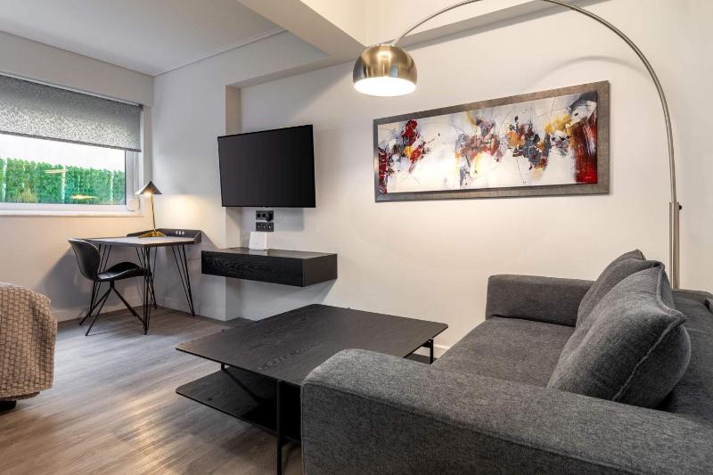 One-Bedroom Apartment image 1