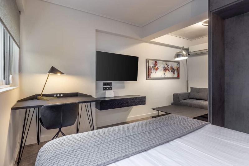 One-Bedroom Apartment image 2