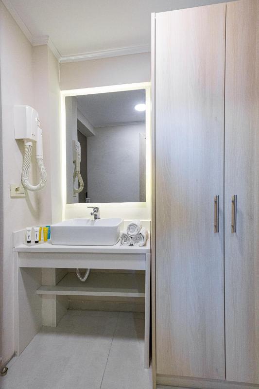 Superior Double or Twin Room image 3
