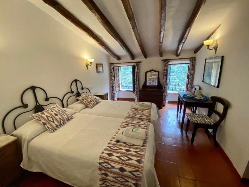 Double or Twin Room image 2