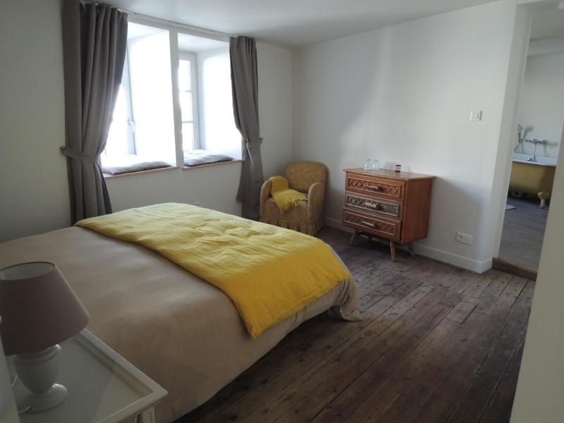 Double Room image 3