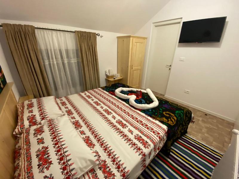 Double Room image 3