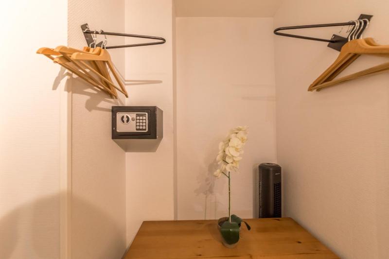 Two-Room Apartment image 3