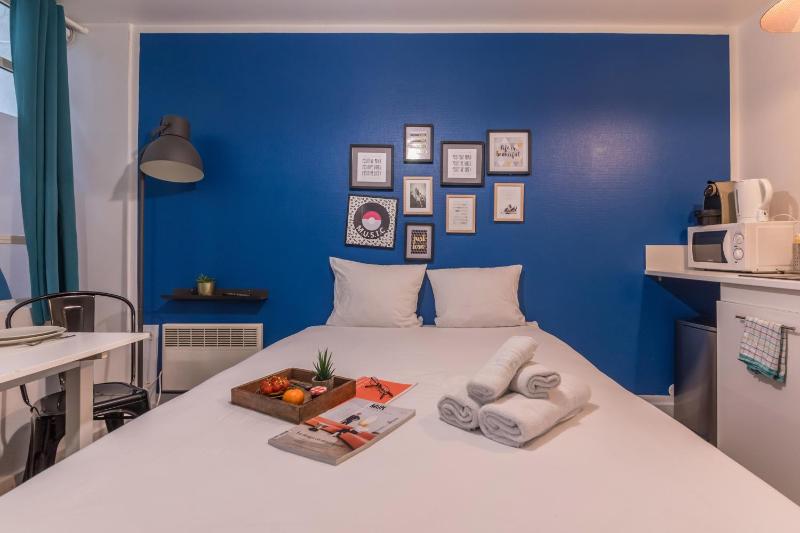 Two-Room Apartment image 1