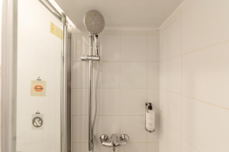 Two-Room Apartment image 3