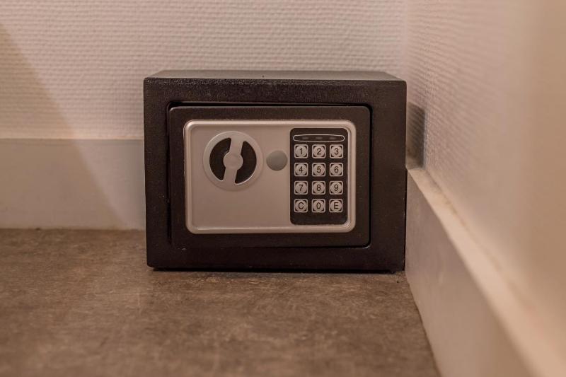 Two-Room Apartment image 3