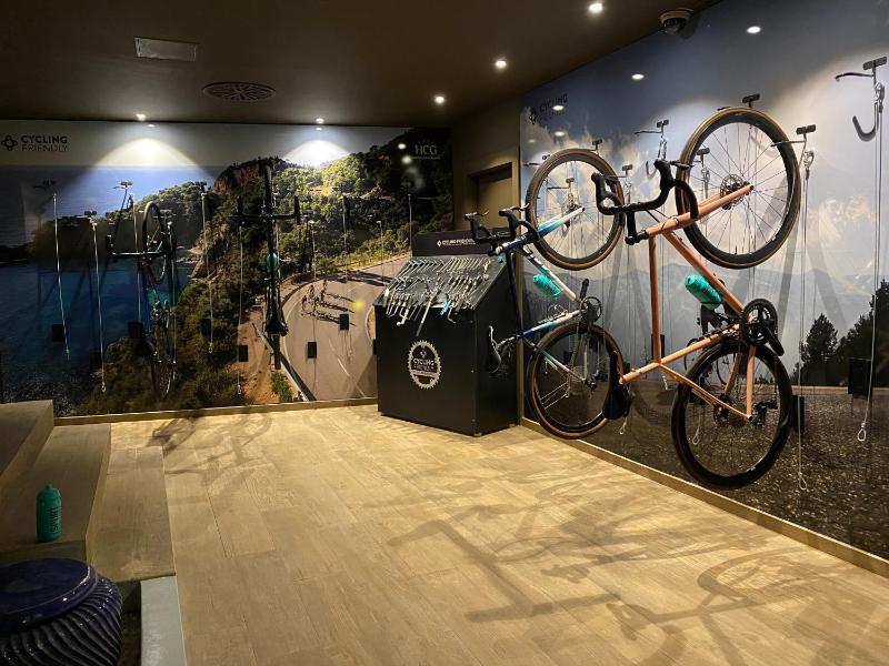 Cycling friendly room image 3