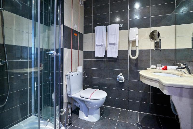 Double Room image 4