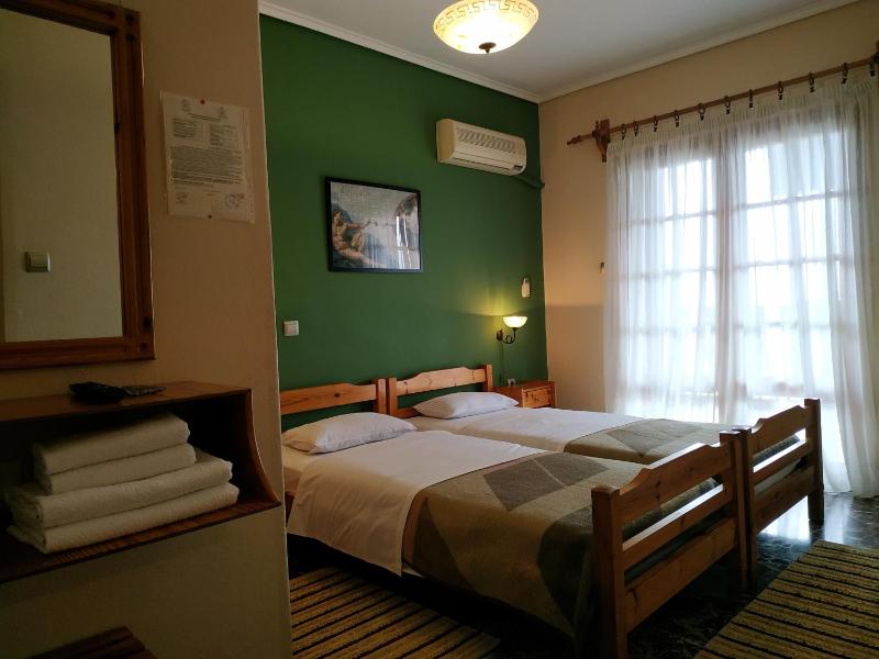 Twin Room image 1