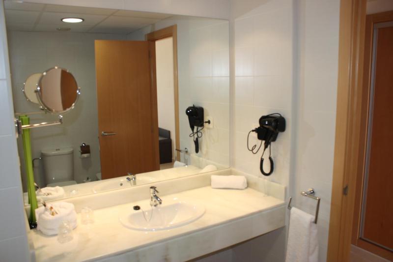 Triple Room (3 Adults) image 2