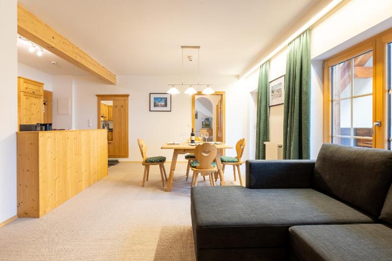 Large One-Bedroom Apartment with Balcony image 4