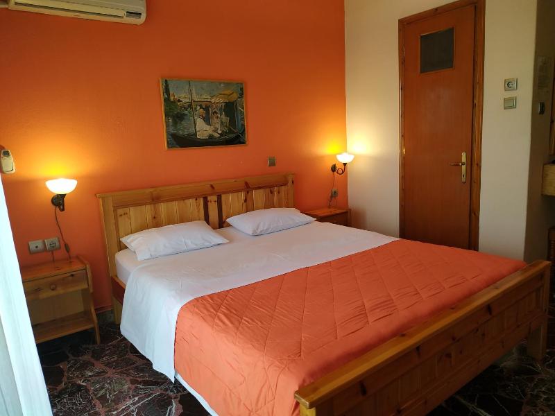 Budget Double Room image 4