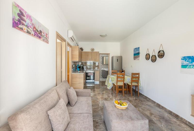 Deluxe two bedroom Suite with Private Pool & Pool View image 2