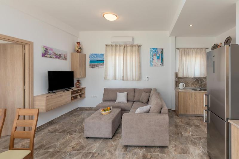 Grand three bedroom Villa with Private Pool & Pool View image 3