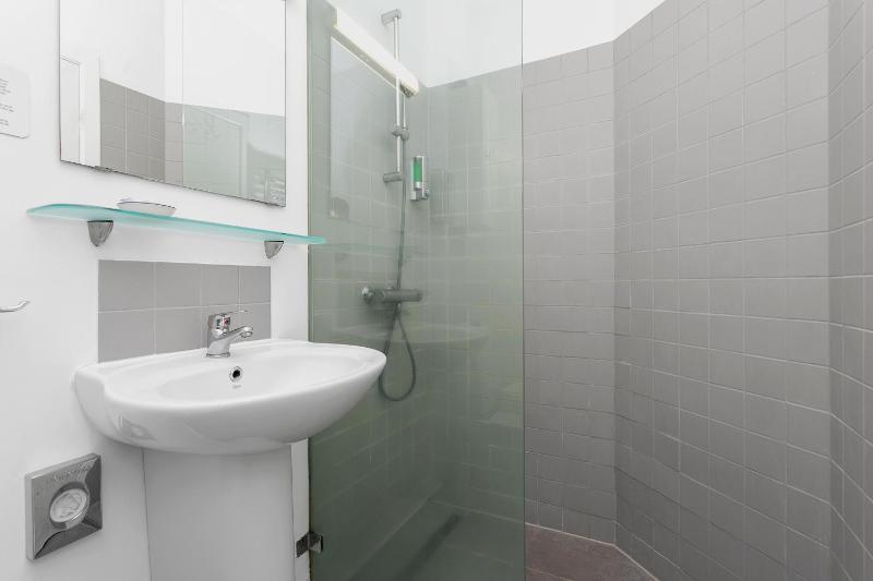 Studio Apartment image 2