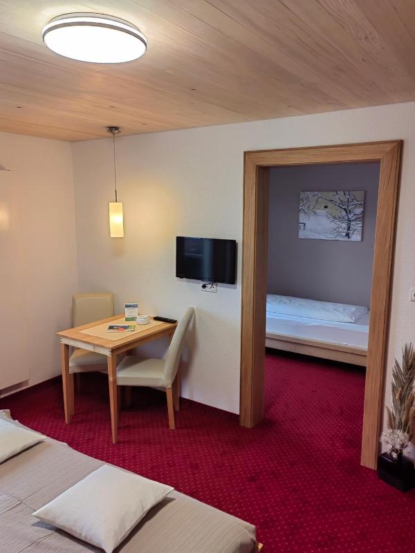 Triple Room with Mountain View image 3