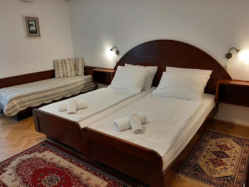 Budget Double Room image 4