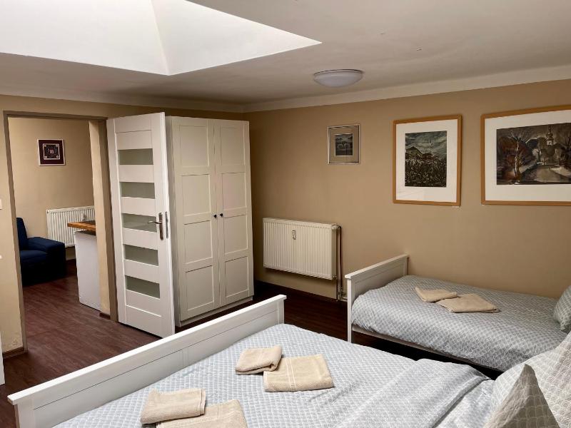 One-Bedroom Apartment image 3