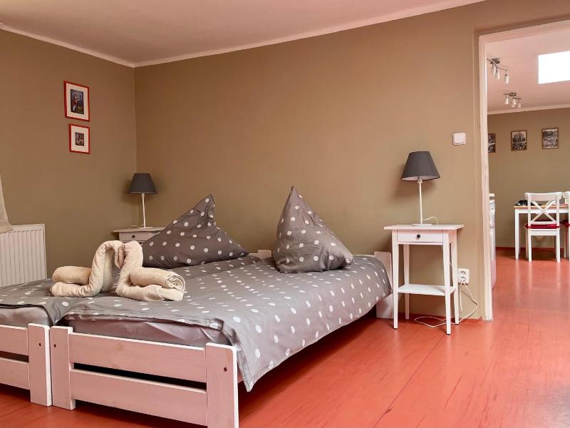 One-Bedroom Apartment image 4