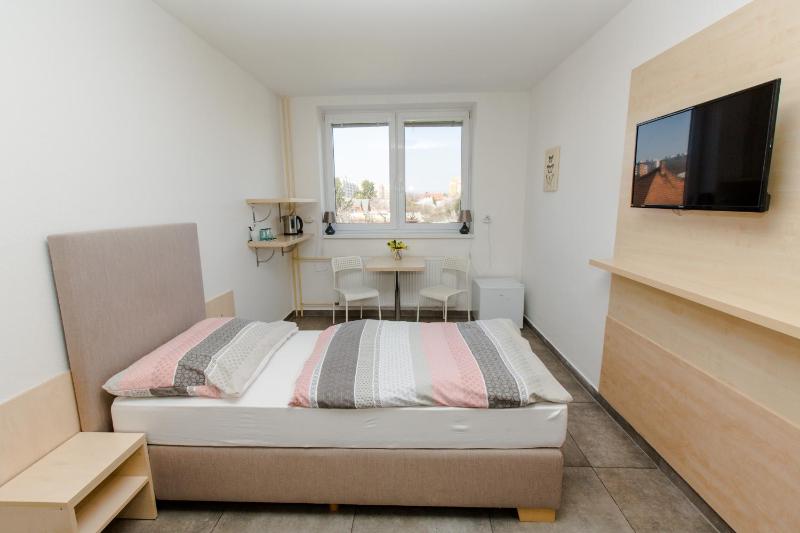 Single Room image 4