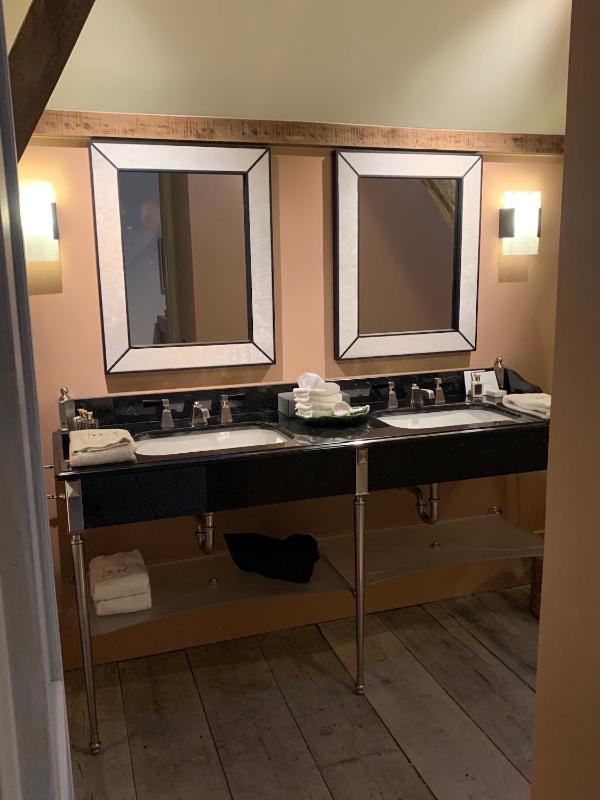 Two-Bedroom Suite image 4