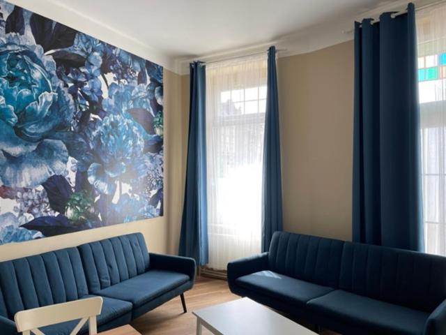 One-Bedroom Apartment image 2