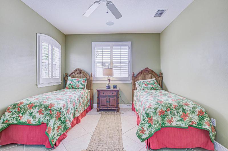 Palm Island Canal Home - 4 BR - image 9