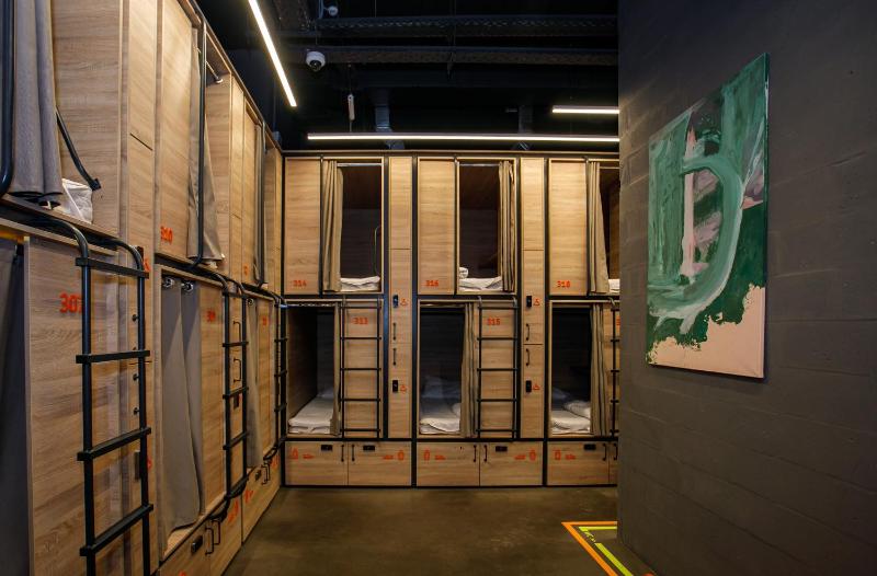Double capsule (lower level) image 1