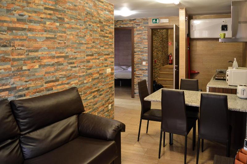 Apartamentos Turísticos Toledo - image 4
