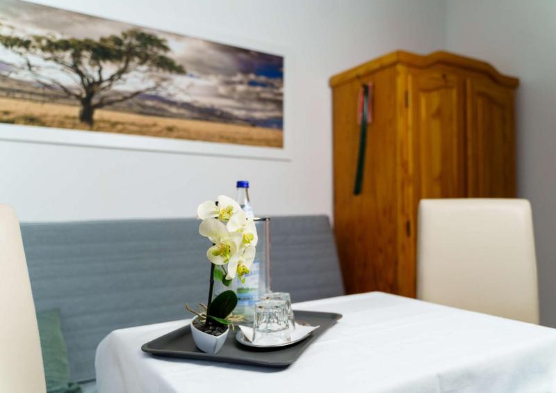 Double Room image 4