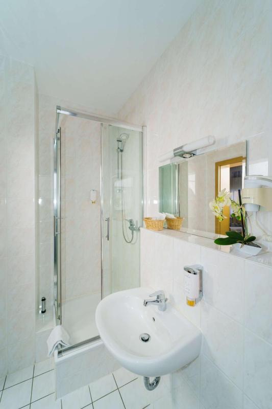 Double Room image 2
