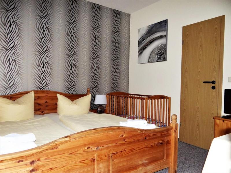 Double Room image 3