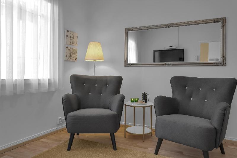 One-Bedroom Apartment image 3