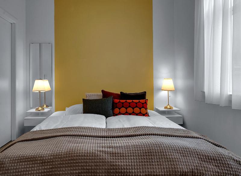 One-Bedroom Apartment image 4